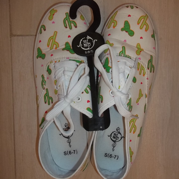 Cactus Bundle *Tote*Sneakers*Graphic Tee* - Picture 4 of 6